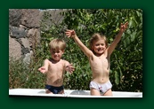 Water fun in an old bath tub